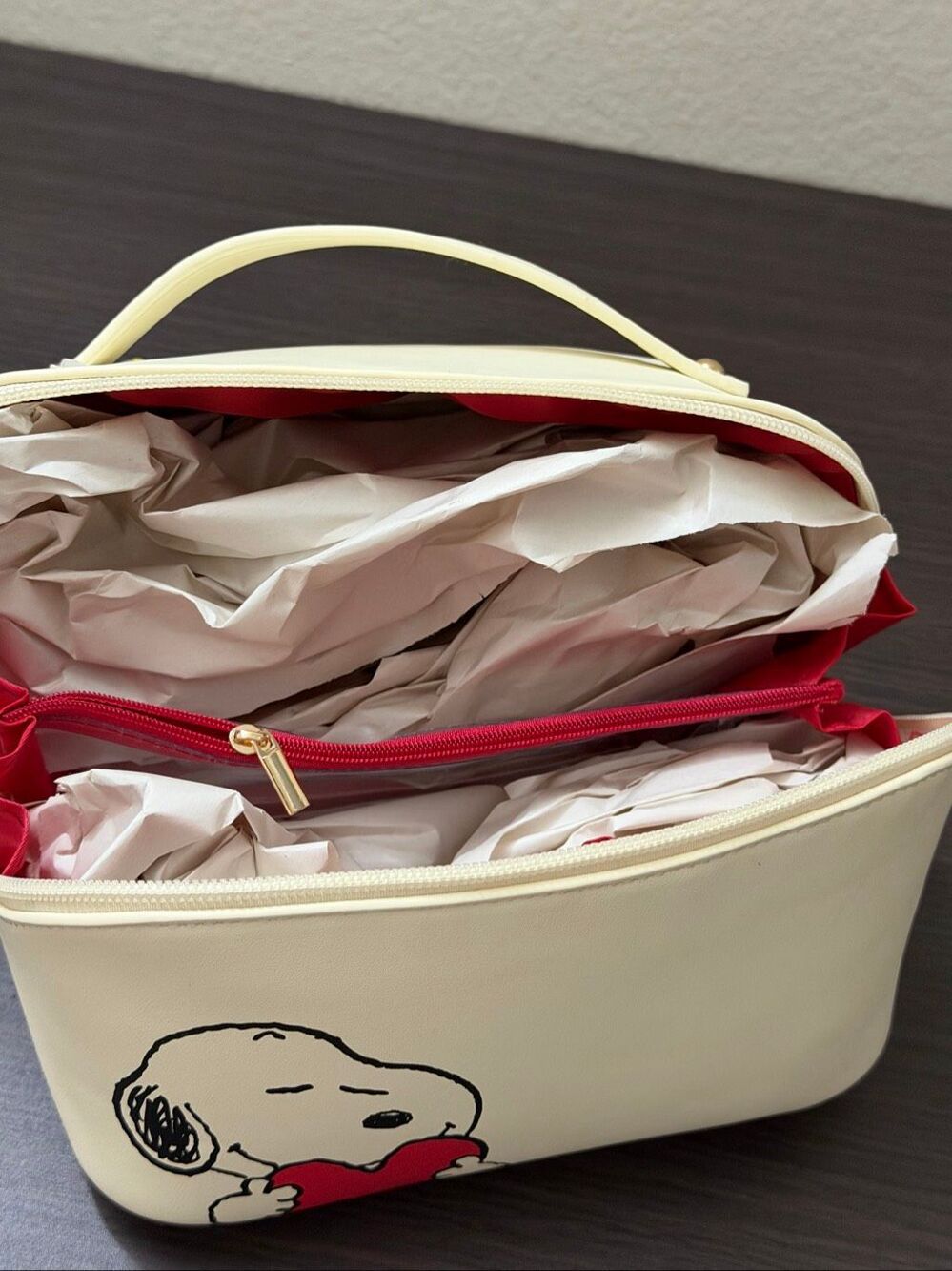 Peanuts Snoopy Heart Cosmetic Bag - Picture 6 of 6
